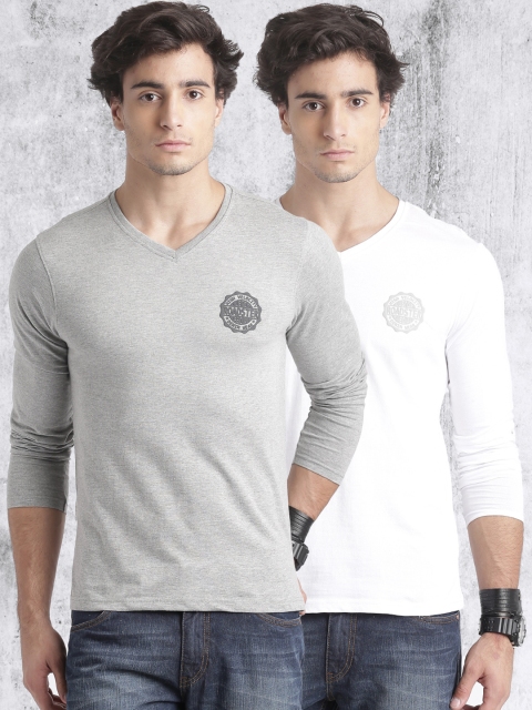 

Roadster Men Pack of 2 Slim Fit V-Neck T-shirts, White