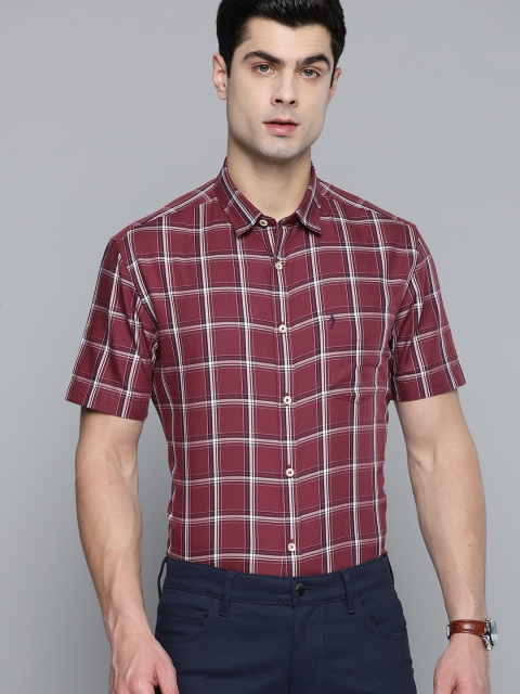 

Indian Terrain Men Maroon & White Pure Cotton Slim Fit Tartan Checks Smart Casual Shirt