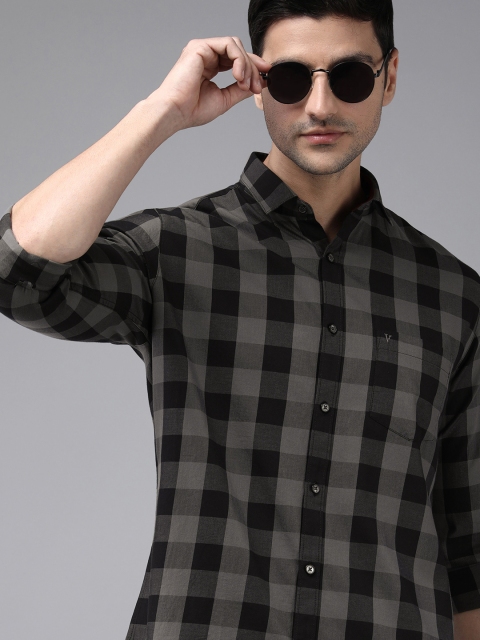 

Van Heusen Sport Men Grey & Black Slim Fit Checked Pure Cotton Casual Shirt