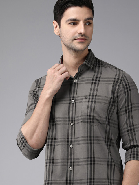 

Van Heusen Sport Men Grey Slim Fit Checked Pure Cotton Casual Shirt