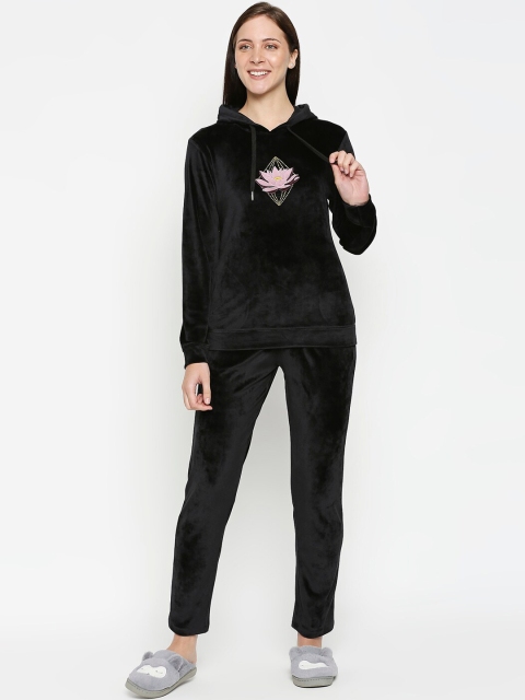 

XIN Women Black Flower Printed Night suit