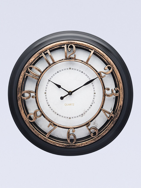 

MARKET99 Gold-Toned & Black Contemporary Handcrafted Analogue Wall Clock