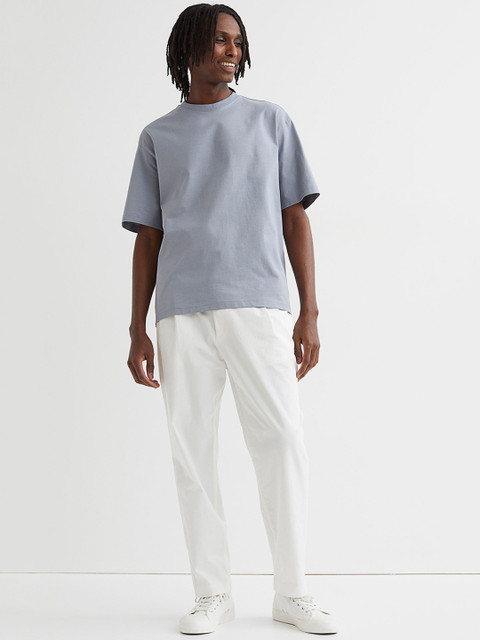 

H&M Men White Regular Fit Cropped joggers
