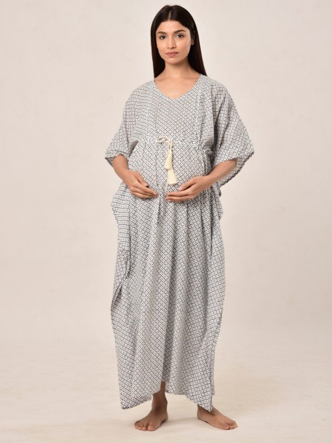 

Ikk Kudi by Seerat White Printed Maternity Kaftan Maxi Nightdress