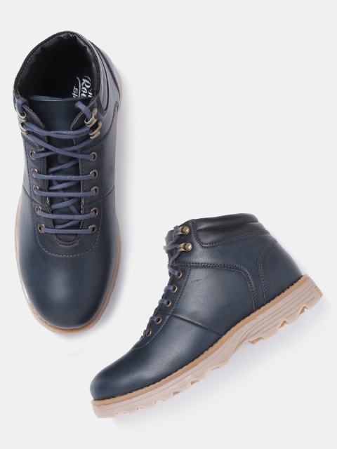 

Roadster Men Navy Solid Mid-Top Flat Boots, Navy blue