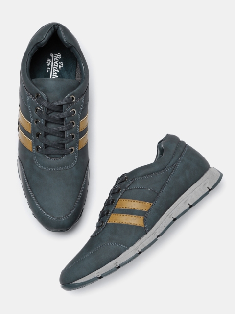 

Roadster Men Navy Sneakers, Navy blue