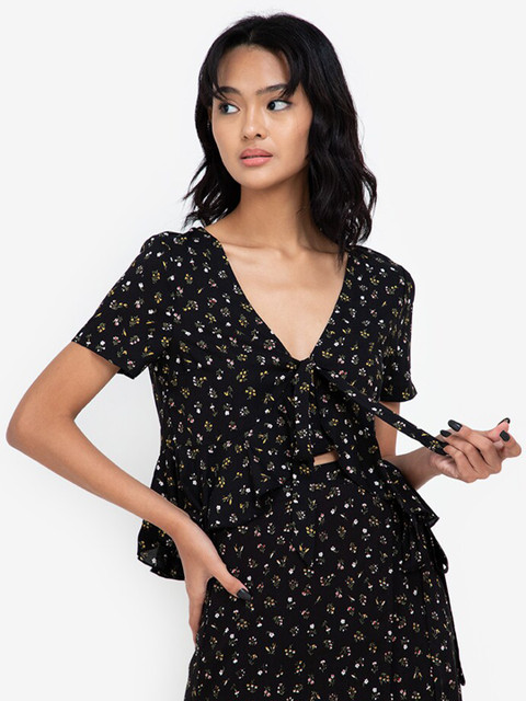 

ZALORA BASICS Black & White Floral Printed Peplum Top