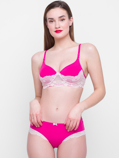 

Candyskin Women Fuchsia Pink & White Lace Lingerie Set