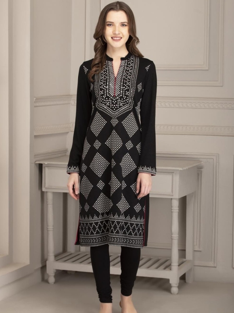 

Lakshita Women Charcoal Geometric Printed Woolen Kurta