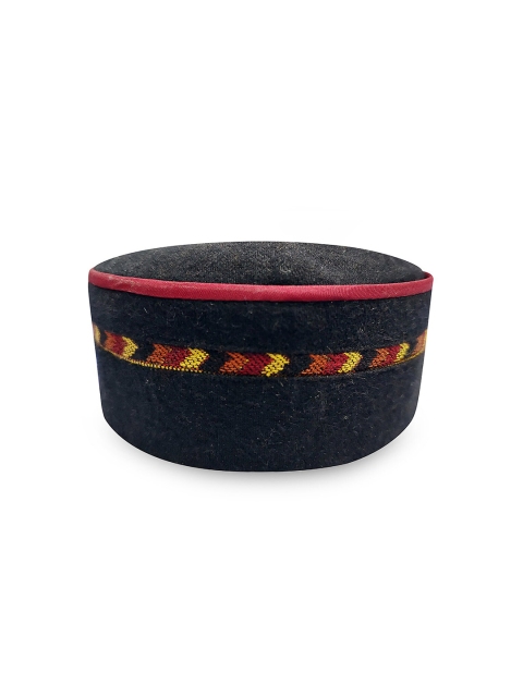 

Vastraa Fusion Unisex Black & Red Woolen Ascot Cap