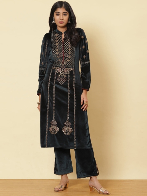 

Lakshita Women Green Embroidered Velvet Kurta
