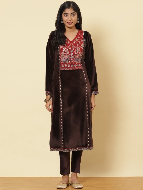 

Lakshita Women Red Ethnic Motifs Embroidered Velvet Kurta