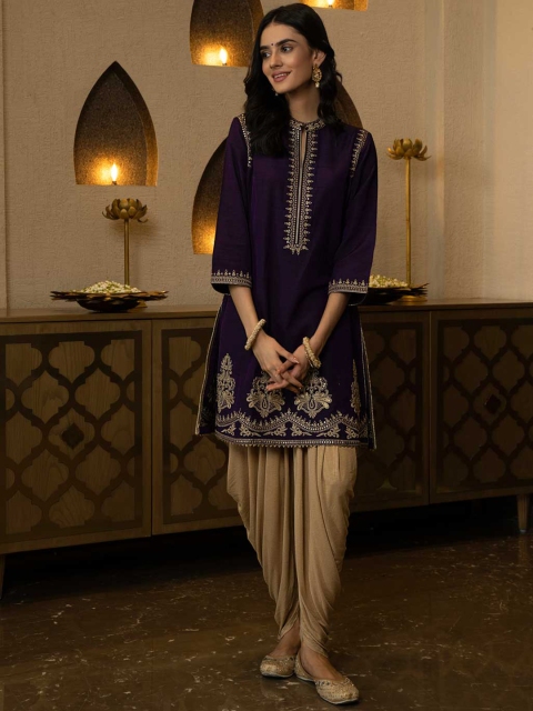 

Lakshita Women Purple Ethnic Motifs Embroidered Flared Sleeves Kurta