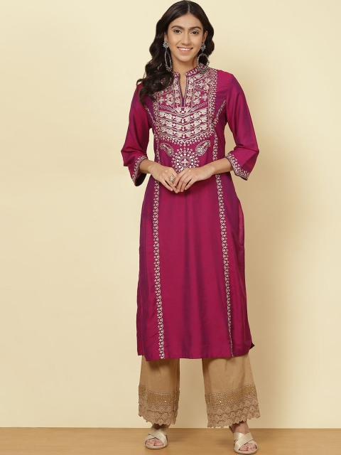 

Lakshita Women Magenta & Gold-Toned Paisley Yoke Design Thread Work Cotton Kurta