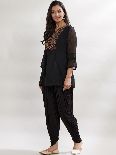 

Lakshita Women Charcoal & Red Floral Yoke Design Thread Work Kurta