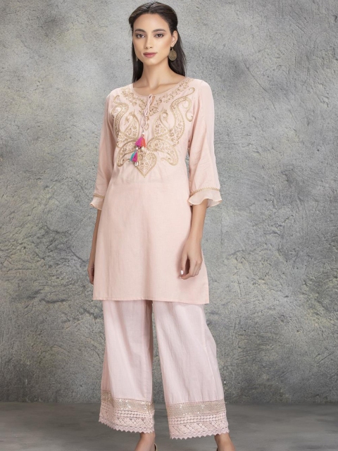

Lakshita Women Peach-Coloured Paisley Thread Work Cotton Kurta