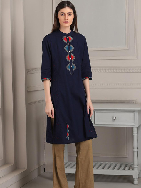

Lakshita Women Blue Embroidered Thread Work Kurta