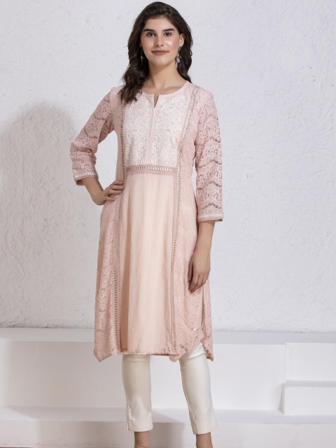 

Lakshita Women Mauve & White Ethnic Motifs Yoke Design Kurta
