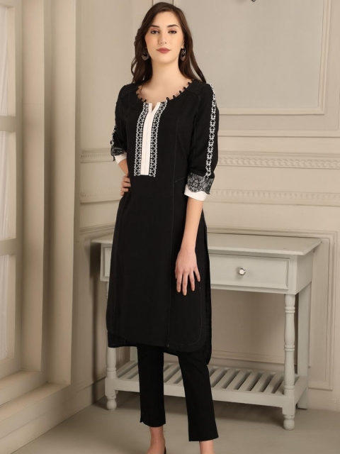 

Lakshita Women Charcoal Embroidered Straight Kurta