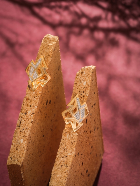 

shaze Gold-Toned Amoeba Studs Earrings