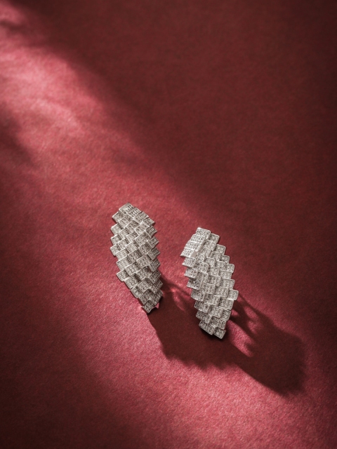 

shaze Silver-Toned Rhodium-Plated Cubic Zirconia Studs Earrings