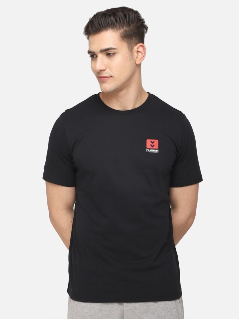 

hummel Men Black Solid Pure Cotton Regular Fit T-shirt