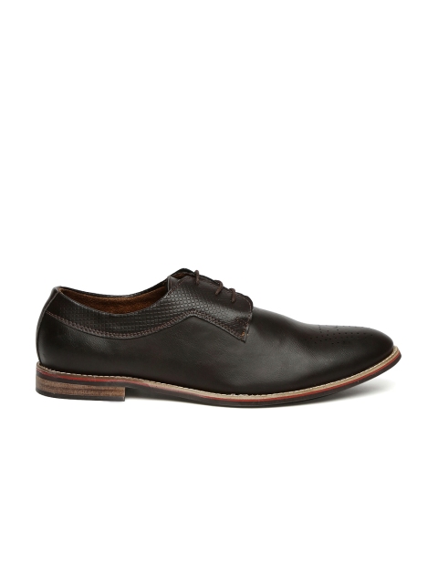 

INVICTUS Men Brown Derby Shoes