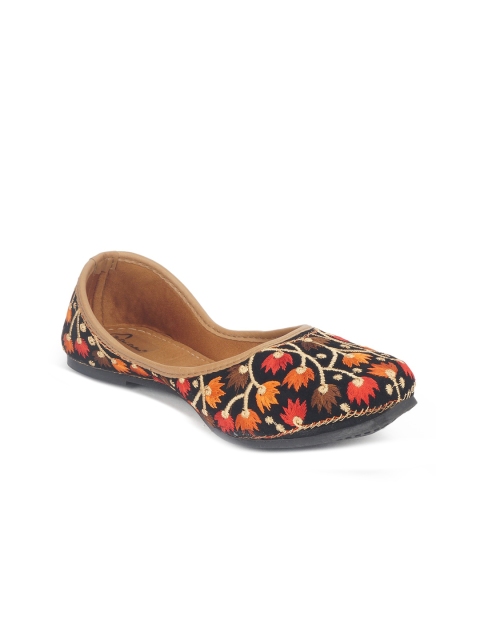 

The Desi Dulhan Women Black & Yellow Embellished Ethnic Mojaris Flats