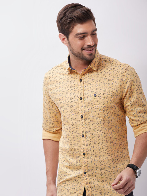 

Oxemberg Men Yellow Classic Slim Fit Floral Printed Casual Shirt