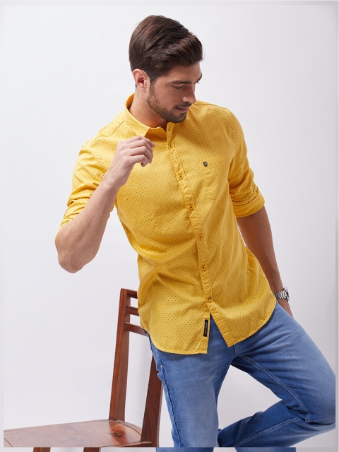 

Oxemberg Men Yellow Classic Slim Fit Casual Shirt