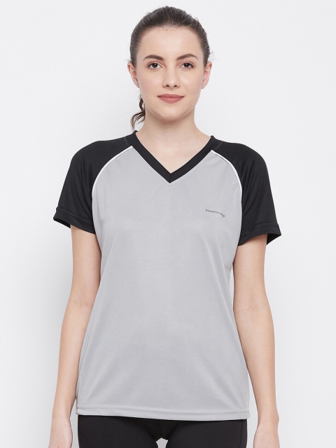 

PRINCINN MEYER Women Grey & Black Solid Dri-FIT Running T-shirt