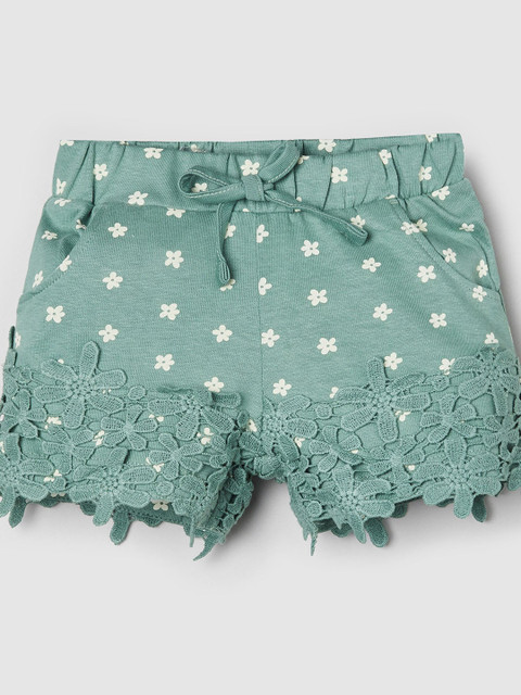 

max Girls Green Floral Printed Regular-Fit Pure Cotton Shorts