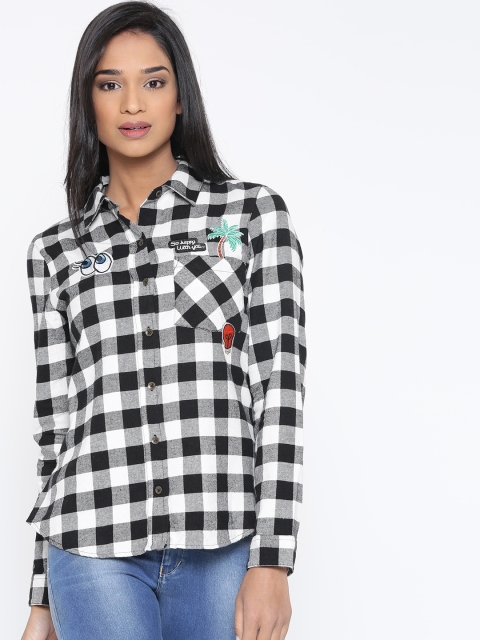 

FOREVER 21 Women Black & White Checked Casual Shirt