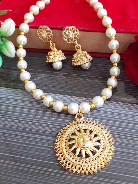 

RICH AND FAMOUS Gold-Plated White Pearl-Studded Jewelry Set