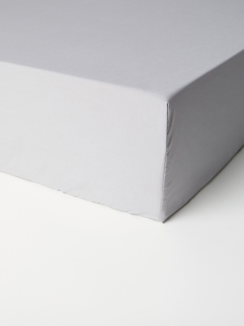 

H&M Grey Solid Fine Fitted Cotton Queen Bed Sheet