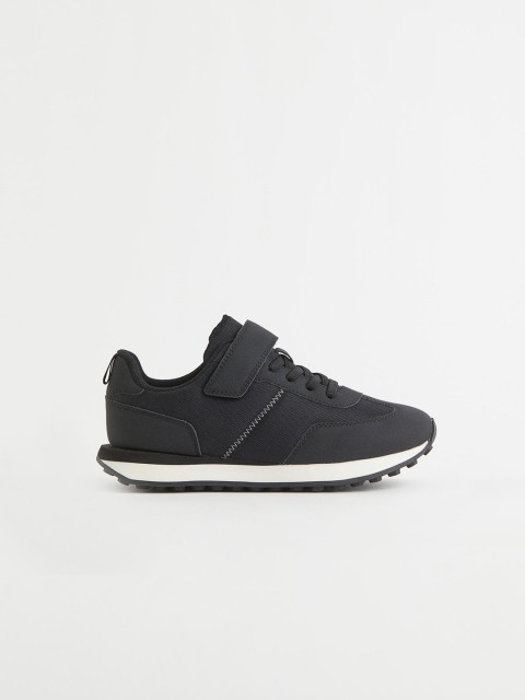 

H&M Boys Black Trainers