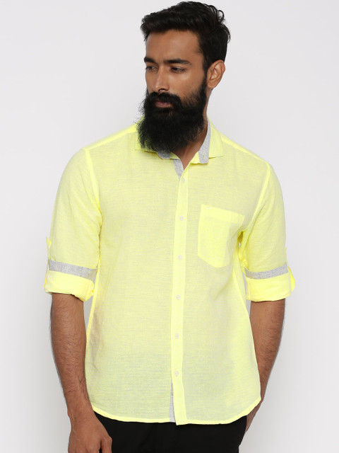 

PIVOTO Men Yellow Solid Casual Shirt