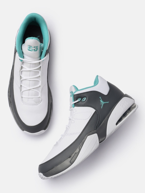 

Nike Men White JORDAN MAX AURA 3 Basketball Shoes