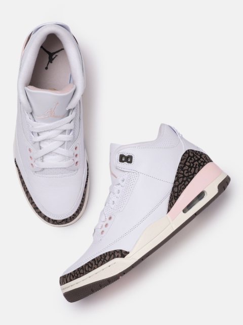 

Nike Women White Leather Basketball Shoes
