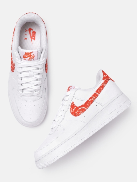 

Nike Women White AIR FORCE 1 '07 ESS Leather Sneakers