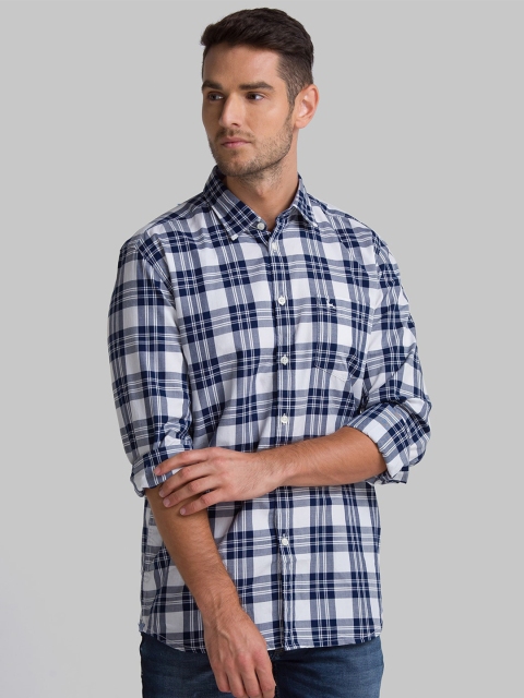 

Parx Men White & Blue Slim Fit Tartan Checks Checked Cotton Casual Shirt