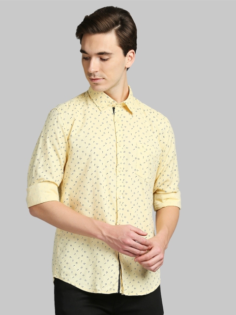 

Parx Men Red Slim Fit Printed Casual Shirt