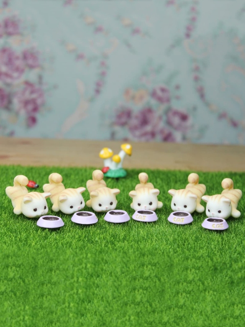 

Wonderland Set Of 4 White Kitty Garden Accessory