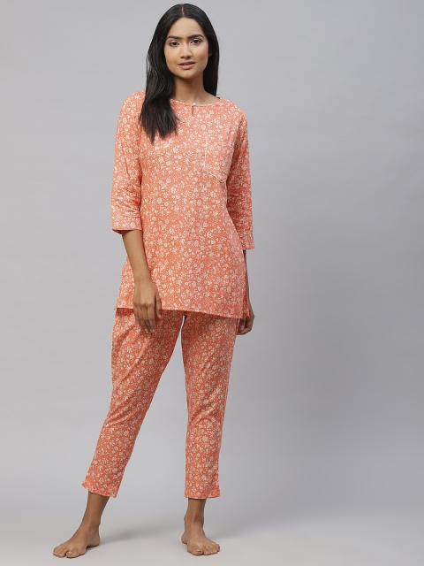 

aayusika Women Peach-Coloured & White Pure Cotton Floral Print Night suit