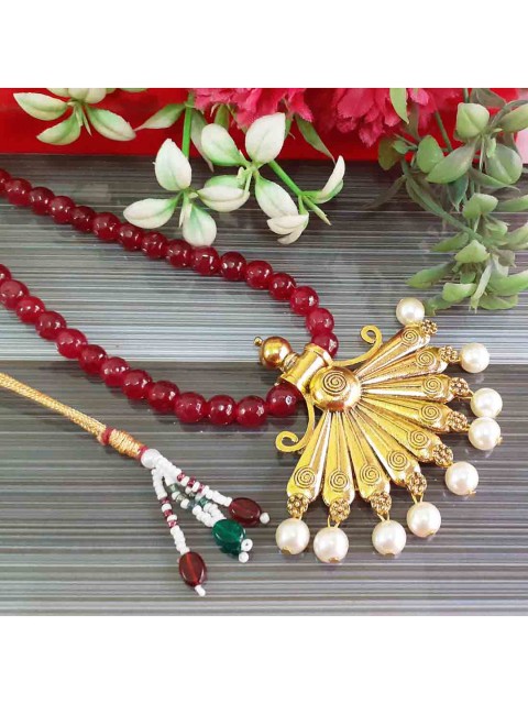 

RICH AND FAMOUS Red Quartz Beaded Gold-Plated Petal Shape Pendant Necklace