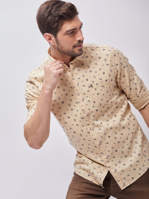 

Oxemberg Men Beige Classic Slim Fit Printed Casual Shirt