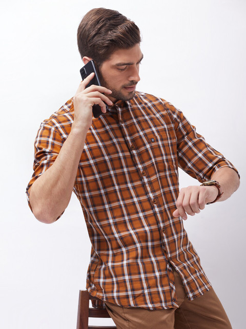 

Oxemberg Men Mustard Classic Slim Fit Checked Casual Shirt