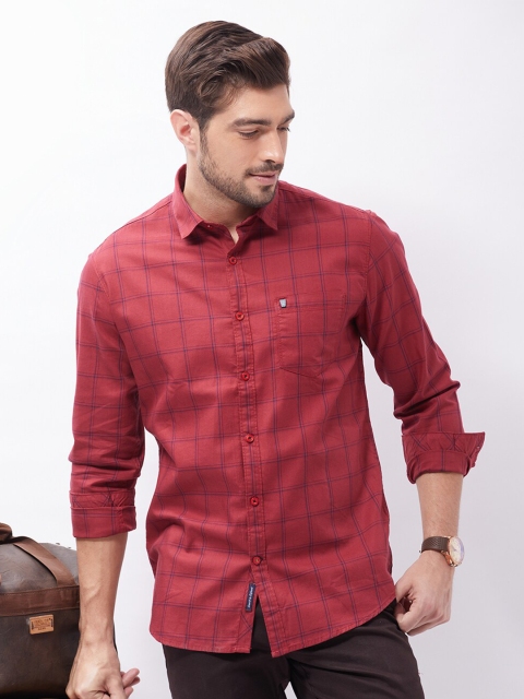 

Oxemberg Men Maroon Classic Slim Fit Checked Casual Shirt