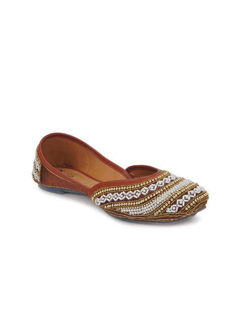 

The Desi Dulhan Women Brown Ethnic Embellished Mojaris Flats