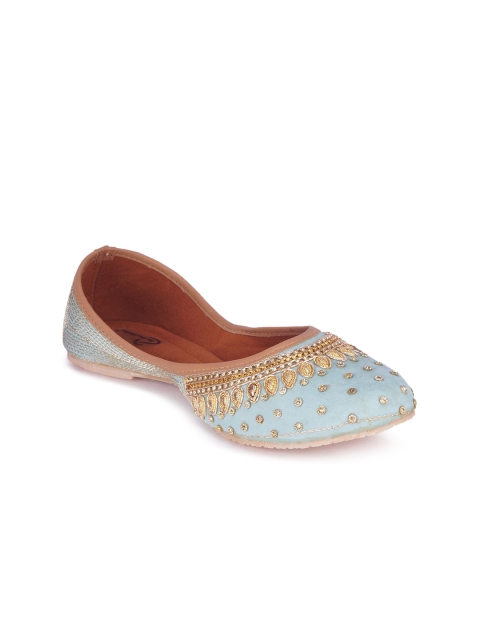 

The Desi Dulhan Women Turquoise Blue Ethnic Embellished Mojaris Flats